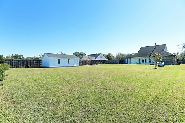 126 St George, Schriever, LA 70395