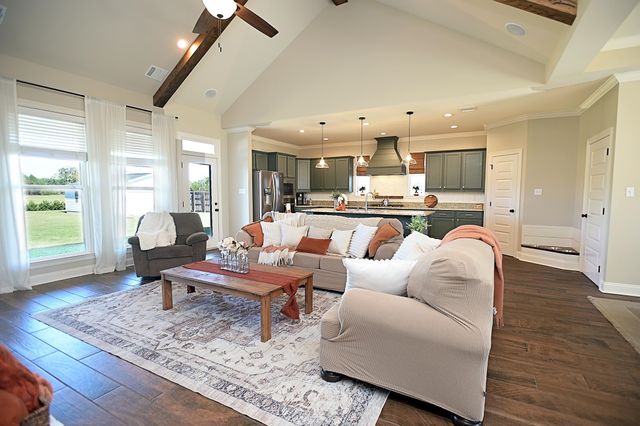 126 St George, Schriever, LA 70395