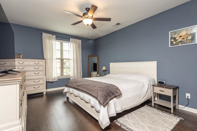 300 CHEROKEE CIR, Oakland, TN 38060