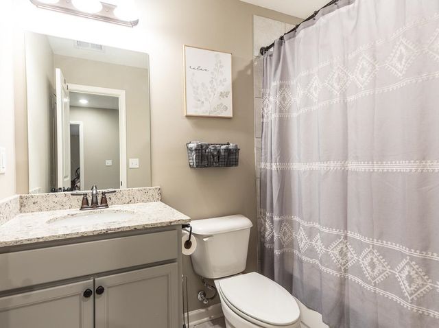 300 CHEROKEE CIR, Oakland, TN 38060