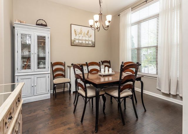 300 CHEROKEE CIR, Oakland, TN 38060