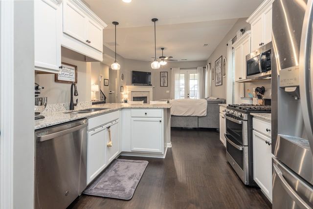 300 CHEROKEE CIR, Oakland, TN 38060