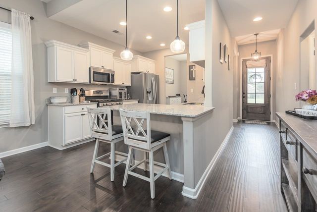 300 CHEROKEE CIR, Oakland, TN 38060