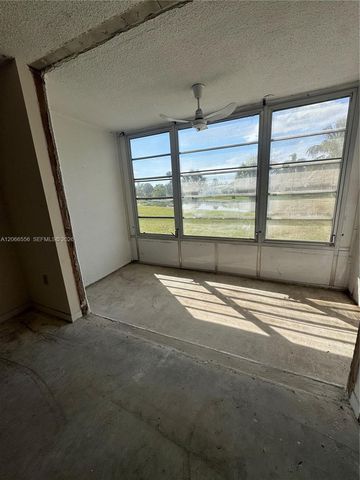 8325 Sunrise Lakes Boulevard 112, Sunrise, FL 33322