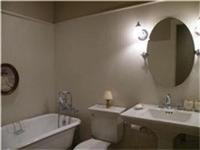 1044 Memorial Village Drive, Houston, TX 77024