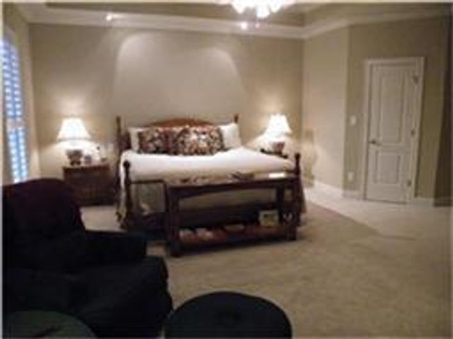 1044 Memorial Village Drive, Houston, TX 77024