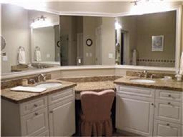 1044 Memorial Village Drive, Houston, TX 77024