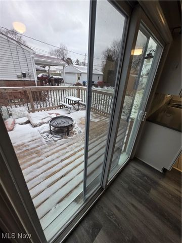 860 Jamestown Avenue, Elyria, OH 44035