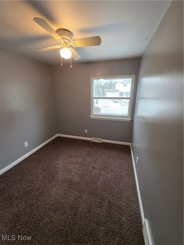 860 Jamestown Avenue, Elyria, OH 44035