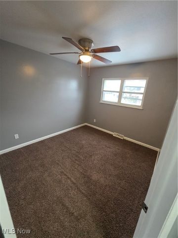 860 Jamestown Avenue, Elyria, OH 44035