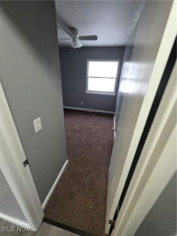 860 Jamestown Avenue, Elyria, OH 44035