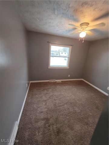 860 Jamestown Avenue, Elyria, OH 44035