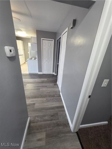 860 Jamestown Avenue, Elyria, OH 44035