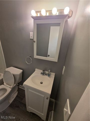 860 Jamestown Avenue, Elyria, OH 44035