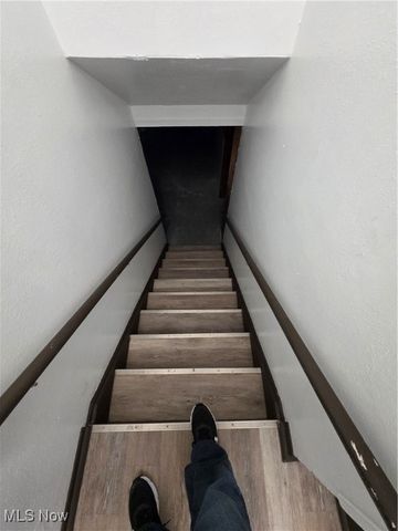 860 Jamestown Avenue, Elyria, OH 44035