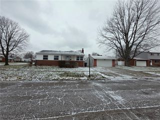 860 Jamestown Avenue, Elyria, OH 44035