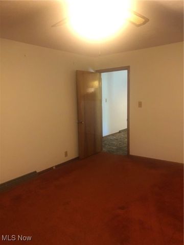 47442 National Road W, St Clairsville, OH 43950