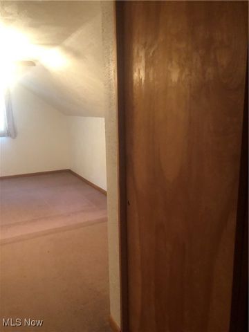 47442 National Road W, St Clairsville, OH 43950