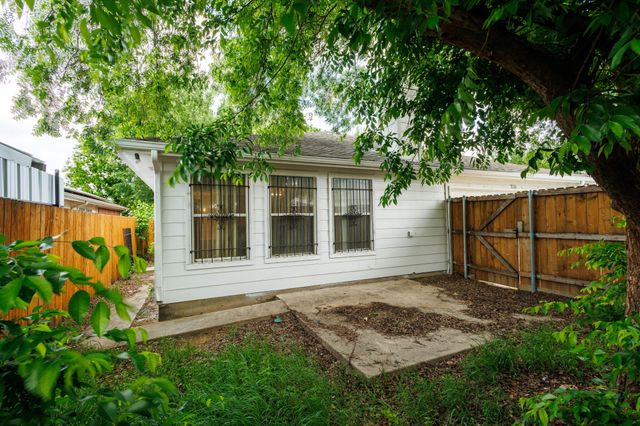 7133 Amber Drive, Dallas, TX 75241