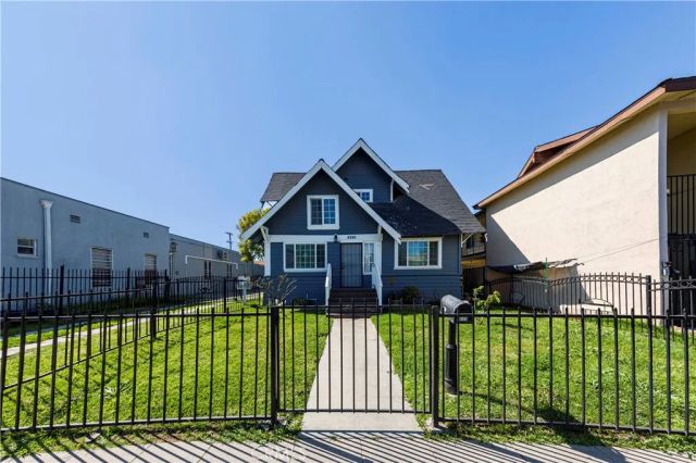 1631 Pine, Long Beach, CA 90813
