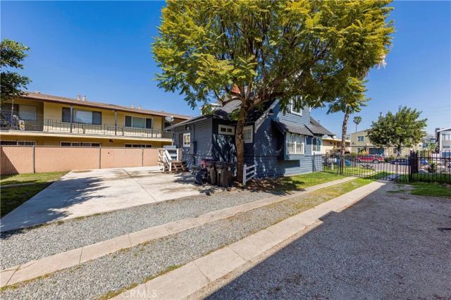 1631 Pine, Long Beach, CA 90813