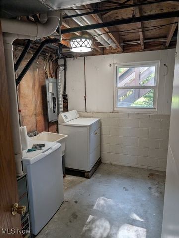 3258 Van Buren Drive, Brunswick, OH 44212