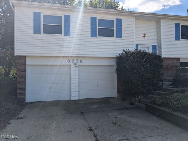3258 Van Buren Drive, Brunswick, OH 44212