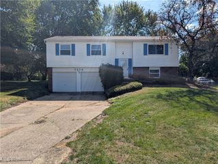 3258 Van Buren Drive, Brunswick, OH 44212