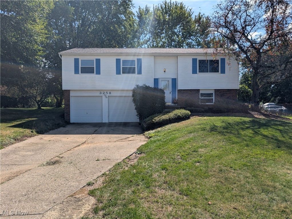 3258 Van Buren Drive, Brunswick, OH 44212