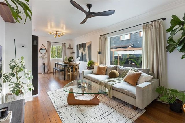 2207 - 2209 Apex Avenue, Los Angeles, CA 90039