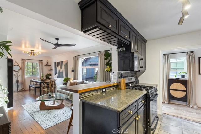 2207 - 2209 Apex Avenue, Los Angeles, CA 90039