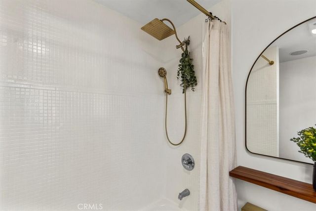 2207 - 2209 Apex Avenue, Los Angeles, CA 90039