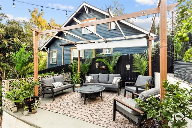 2207 - 2209 Apex Avenue, Los Angeles, CA 90039