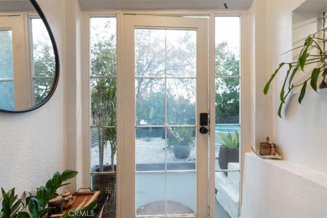 2207 - 2209 Apex Avenue, Los Angeles, CA 90039