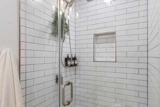 2207 - 2209 Apex Avenue, Los Angeles, CA 90039