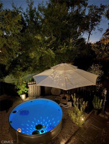 2207 - 2209 Apex Avenue, Los Angeles, CA 90039