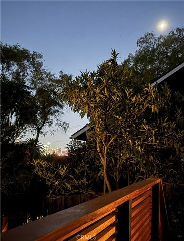 2207 - 2209 Apex Avenue, Los Angeles, CA 90039