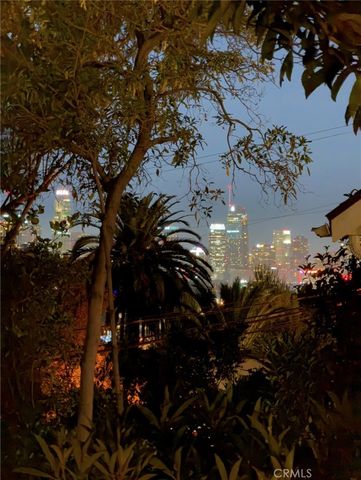 2207 - 2209 Apex Avenue, Los Angeles, CA 90039