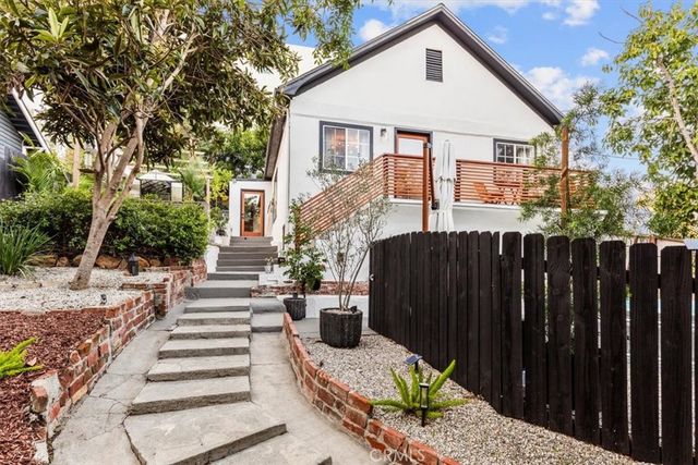 2207 - 2209 Apex Avenue, Los Angeles, CA 90039