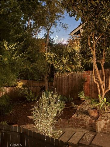 2207 - 2209 Apex Avenue, Los Angeles, CA 90039