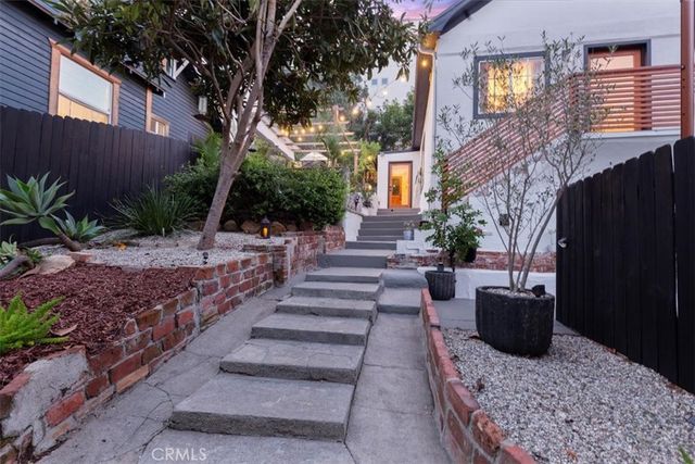 2207 - 2209 Apex Avenue, Los Angeles, CA 90039