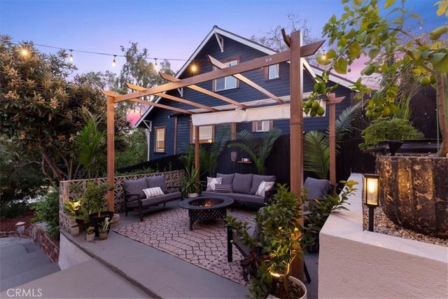 2207 - 2209 Apex Avenue, Los Angeles, CA 90039