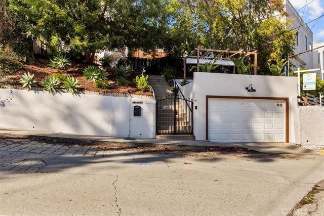 2207 - 2209 Apex Avenue, Los Angeles, CA 90039