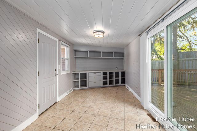 914 Foster Court, Grand Rapids, MI 49505
