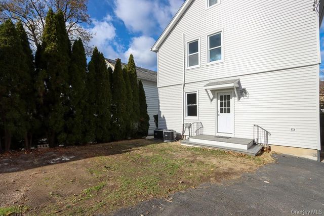 10 Ohio Avenue, Port Washington, NY 11050