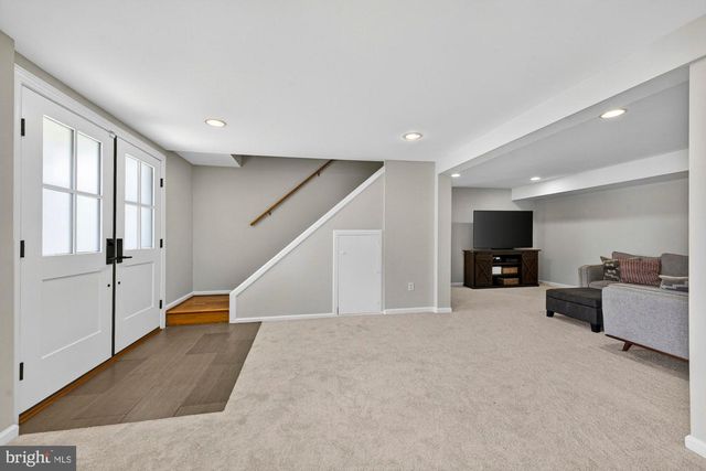 1109 HILLCREST DR SW, Vienna, VA 22180