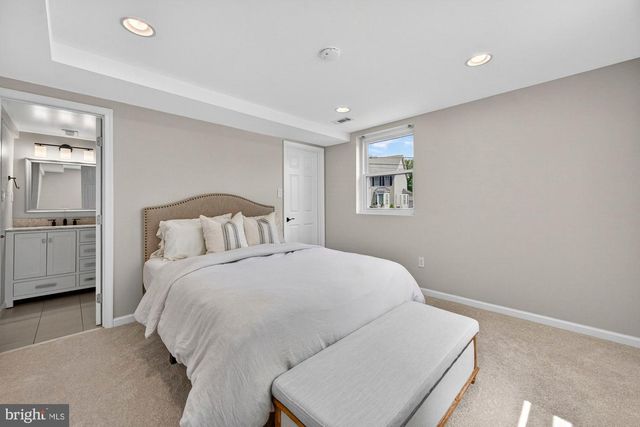 1109 HILLCREST DR SW, Vienna, VA 22180