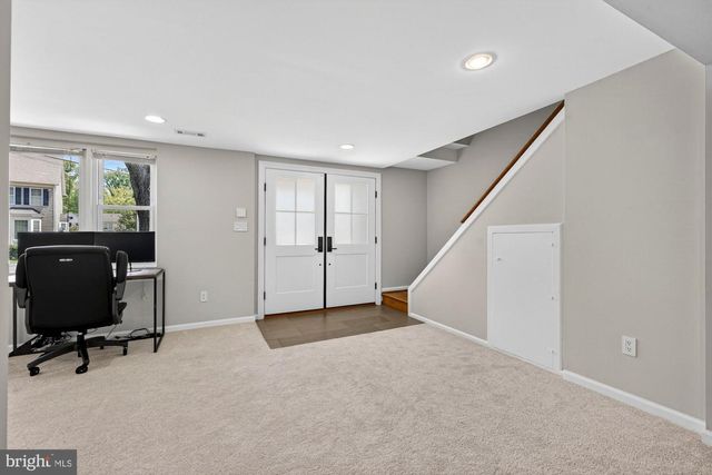 1109 HILLCREST DR SW, Vienna, VA 22180