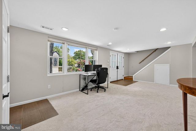 1109 HILLCREST DR SW, Vienna, VA 22180