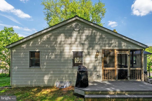 1109 HILLCREST DR SW, Vienna, VA 22180
